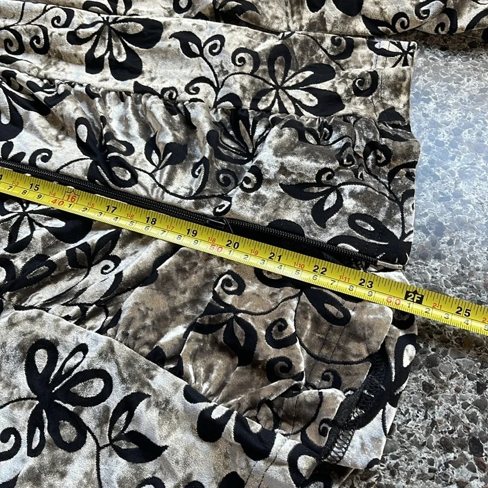 Velvet‎ Burnout Joseph Ribkoff Women's Floral Zip-Up Jacket Sz 10 Black & Silver